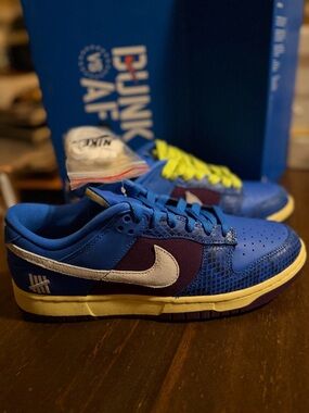 DeadStock Nike Dunk Low SP Undefeated "5 On It" Sneakers 9M